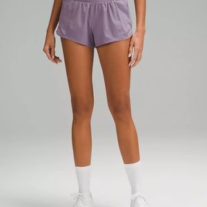 Lululemon Hotty Hot Low-Rise Lined Short 2.5